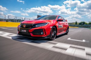 Mission accomplished! Jenson Button secures Hondas fifth and final planned lap record in Civic Type R Challenge 2018